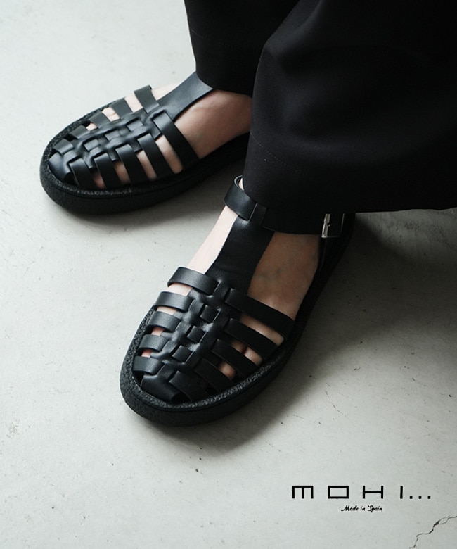未使用！mohi レザー グルカサンダル ブラック ローヒール 幅広さんにも MOHI / グルカサンダル（ブラック） - 北欧、暮らしの道具店