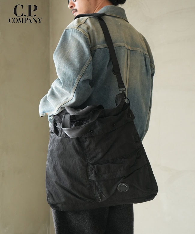 C.P.COMPANY(シー・ピー・カンパニー)Nylon B Lens Shoulder Bag