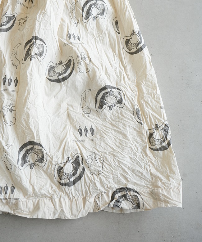 veritecoeur コットン　タックワンピ　ゆったり　ベージュ　切りっぱなし veritecoeur コットン タックワンピ ゆったり ベージュ 切りっ