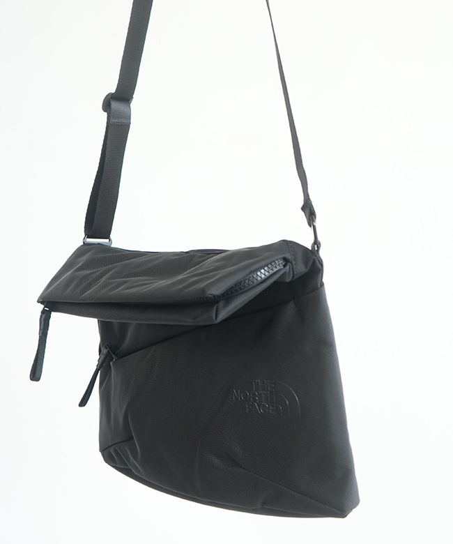 新品未開封 ノースフェイス ピレネーショルダーL NM82508 ブラック 新品未開封 ノースフェイス ピレネーショルダーL NM82508