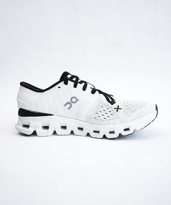 【レア】 ONEオンRUN ON CLOUDSトレーニングセットアップSサイズ floww_2.jpg