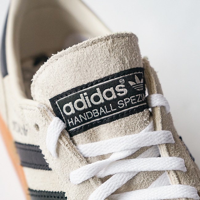 ハンドボールスペツィアル　IF6562 (ベージュ) adidas Handball Spezial Shoes - Beige | Free Shipping with