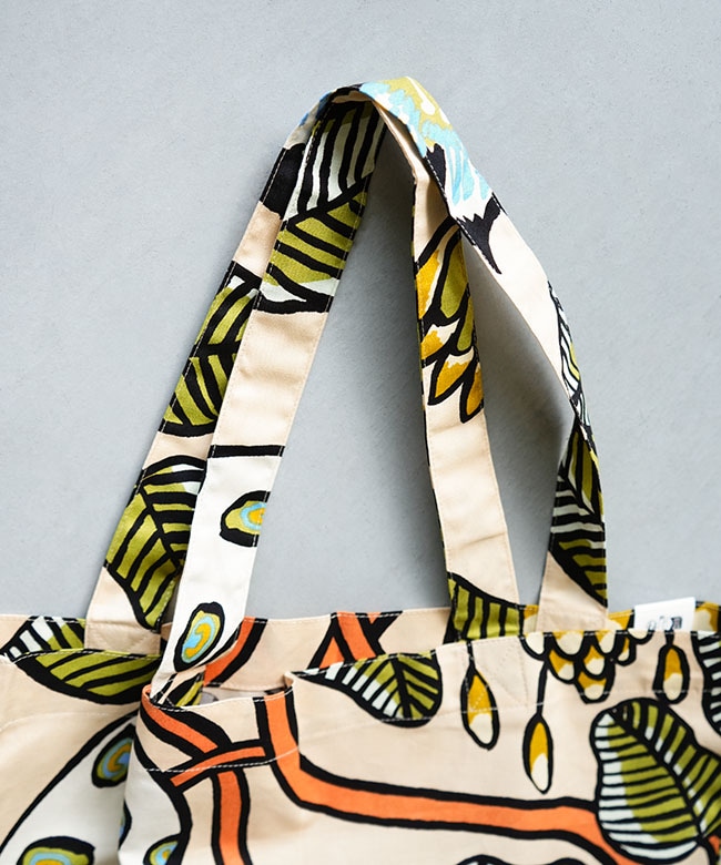 マリメッコ　新品　Tiara ティアラ　トートバッグ 43×44cm Marimekko - Tiara / トートバッグ / ファブリックバッグ / 43