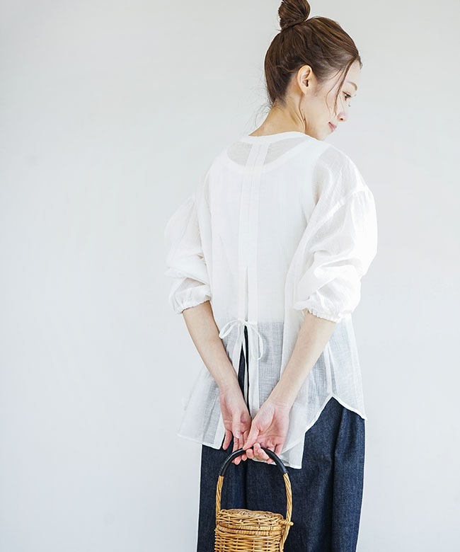 241143]ina(イナ) 後ろスリットシアーチュニックトップス ブラウス