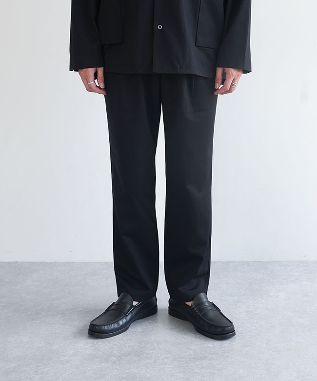 パンツスーツ Kerry &co はためい 