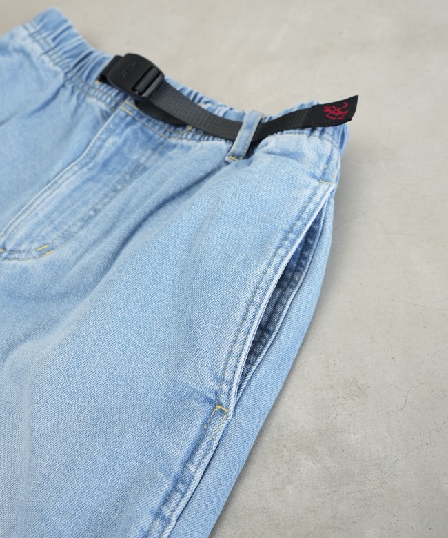 GRAMICCI デニムブルー スリムフィットパンツ 調整可能ベルト、裾リブ付き GRAMICCI 裾上げ無料 グラミチ ストレッチデニム ニューナロー
