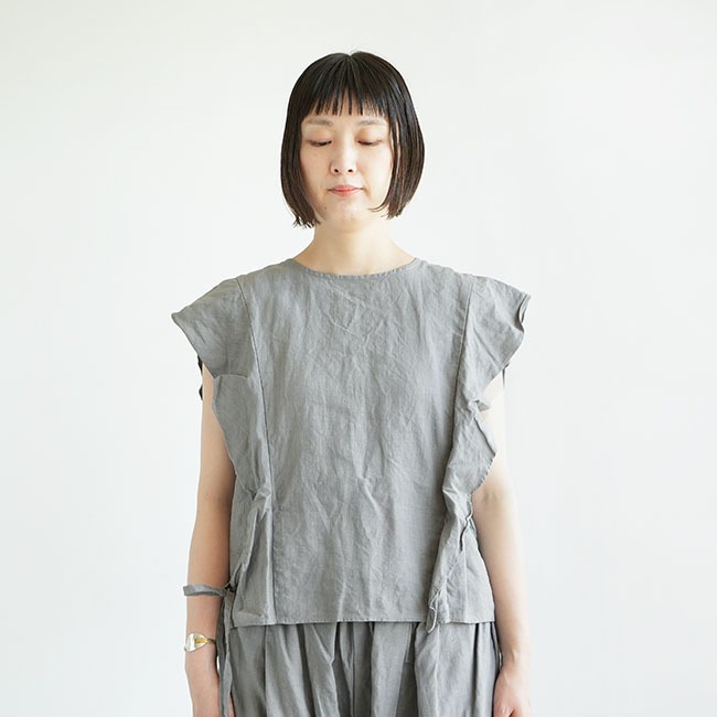SALE 50%OFF】ROBE de PEAU(ローブデポー)FRILL SLEEVELESS BLOUSE 