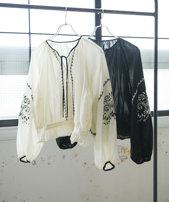 THE SHINZONE(ザ・シンゾーン)EMBROIDERED BLOUSE エンブロイダード
