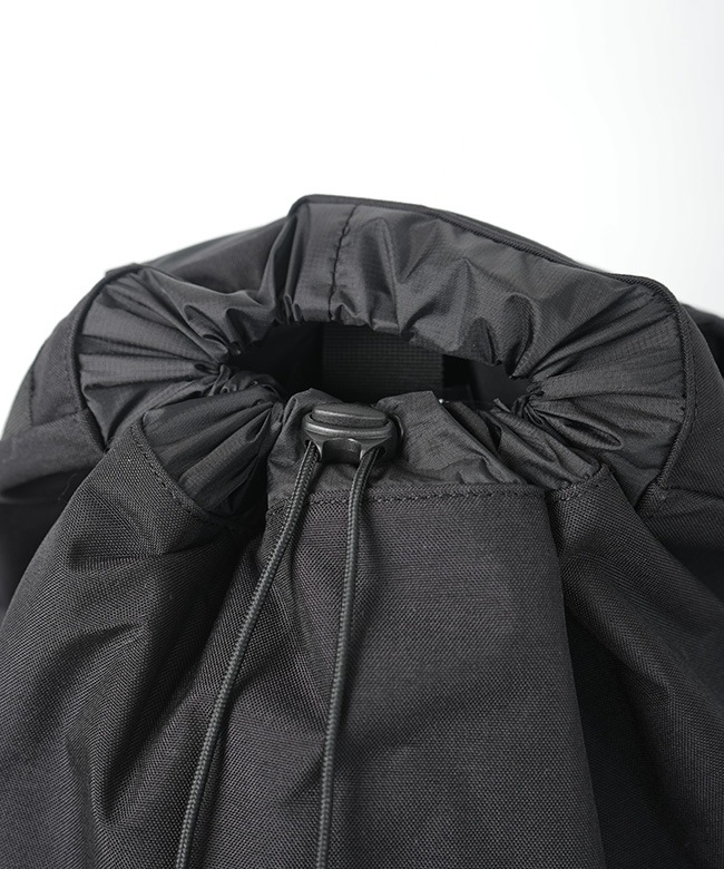 バッグ Chelsea Large Top Handle Nylon Shoulder Bag in Black | MZ Wallace