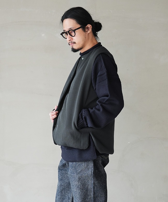 253-601111]Curly&Co.(カーリー) DOTTED LINE KNIT VEST ニットベスト