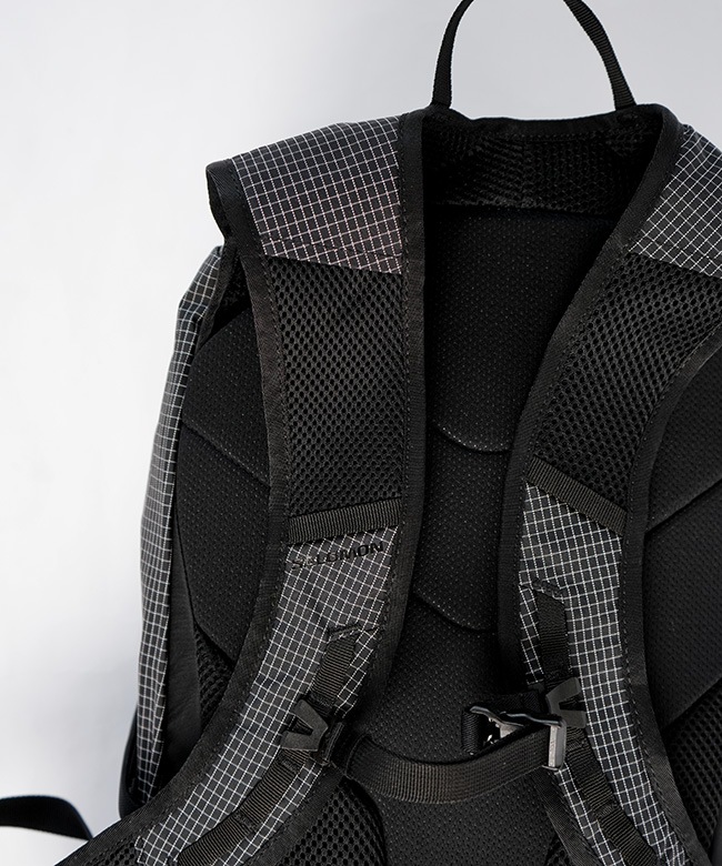 SALOMON リュック グレー/ブラック SALOMON 2025春夏 サロモン AEROTREK 20 M 20L Anthracite/Nine