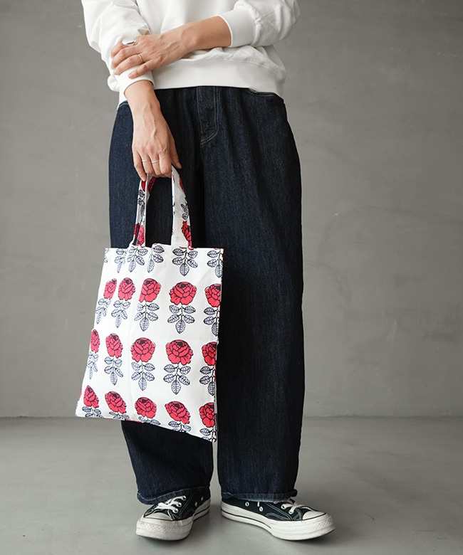 マリメッコ　ヴィヒキルース　トートバッグ　エコバッグ　Vihkiruusu marimekko(マリメッコ) 【アジア限定】Vihkiruusu (ヴィヒキルース