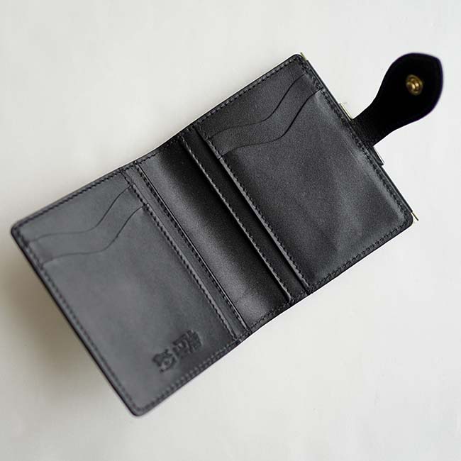 イルビゾンテ　財布　黒 レザー コンチョ付 本日限定価格 イルビゾンテ 三つ折り長財布 コンチョ カスタム レザー