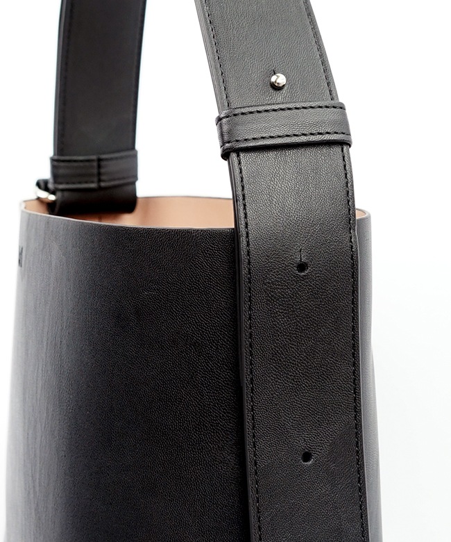 mcb071-01.jpg