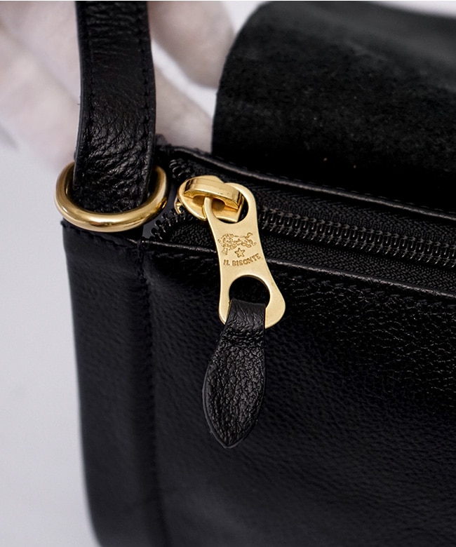 ◇【国内正規販売店】[411879] IL BISONTE(イルビゾンテ) フラップ