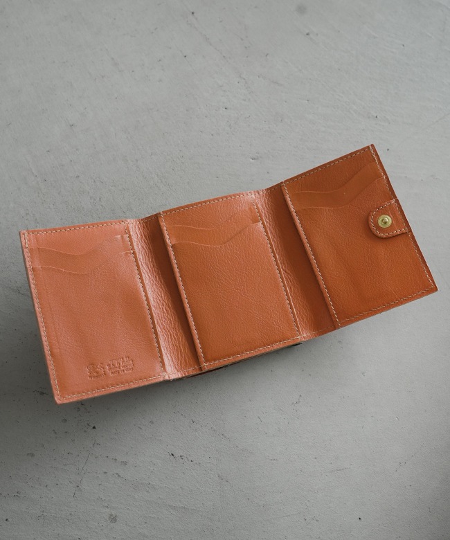 ◇【国内正規販売店】IL BISONTE(イルビゾンテ)トリフォルドウォレット