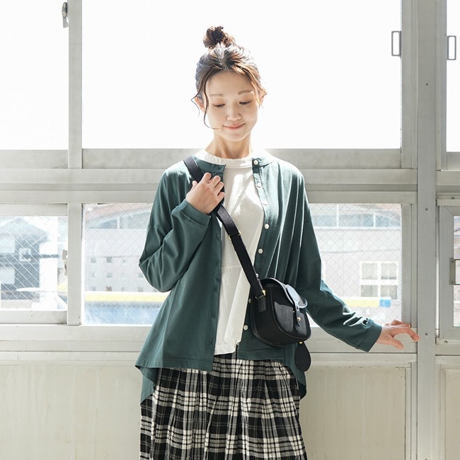 袖の配色がポイント☆シンプルHermesPiqures SellierTシャツ ギザギザ袖とスリット裾のクローバーとスペード刺繍襟半袖シャツ