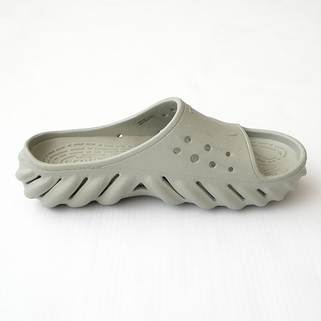 crocs ベージュ スライドサンダル*5 楽天市場】crocs CLASSIC PLATFORM SLIDE BEIGE 208180-2y2