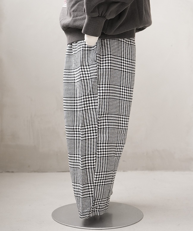 新品　RSD Urban Outfitters キッズビブパンツ 140 新品 RSD Urban Outfitters キッズビブパンツ 140 新品 RSD