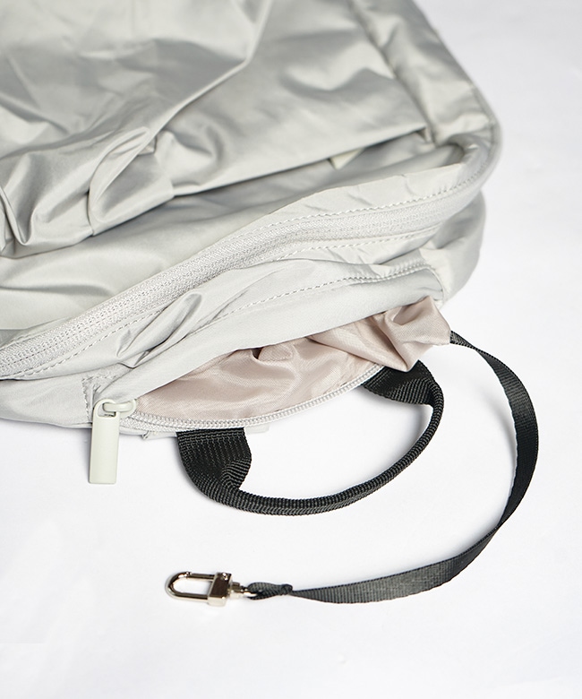 13WGB239304]emmi(エミ)eco 撥水ギャザーボディーバックパック