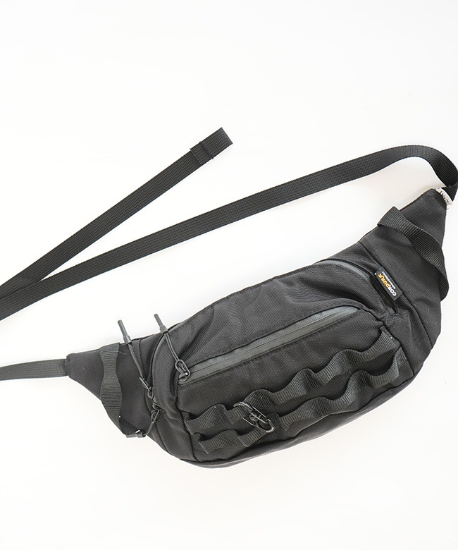 【美品】comfy CMF OUTDOOR GARMENT ショルダーサコッシュ CMF2502-AC15]CMF/COMFY OUTDOOR GARMNT(シーエムエフ/コンフィー