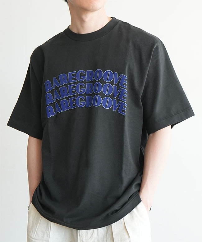blurhms ROOTSTOCK(ブラームスルーツストック) RAREGROOVE Print Tee