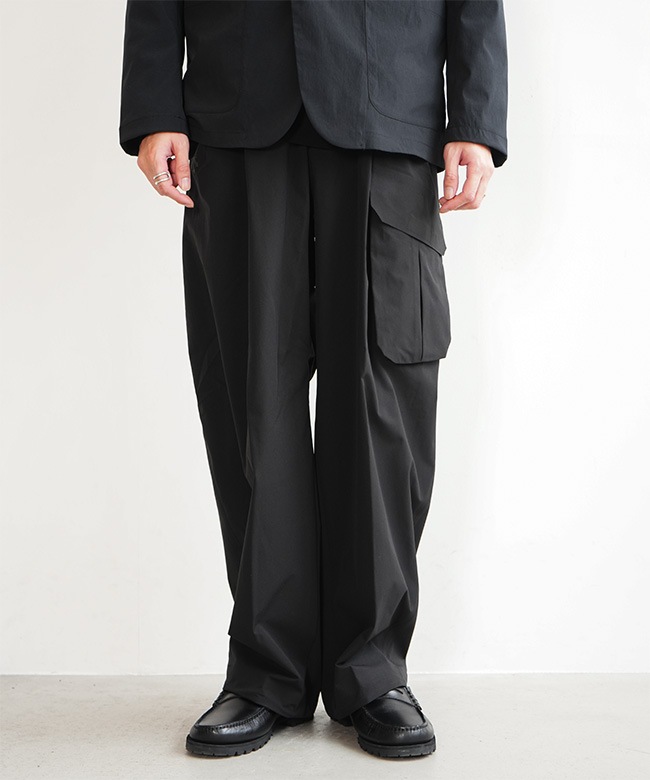 DESCENTE ALLTERRAIN ストレッチシームレスワイドカーゴパンツ 【公式