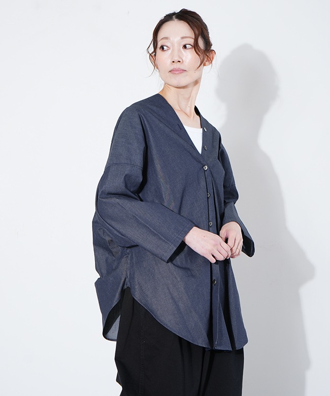 mizuiro ind(ミズイロインド)Vネックデニムシャツ レディース トップス