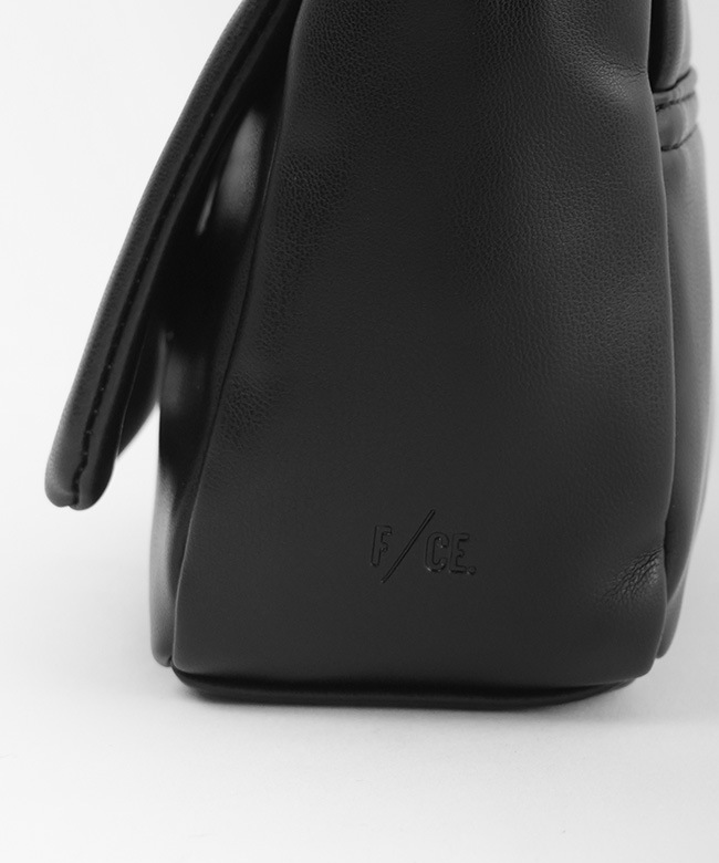 SALE 50%OFF】 【チャーム・ショルダーベルト付属】 F/CE.(エフシー