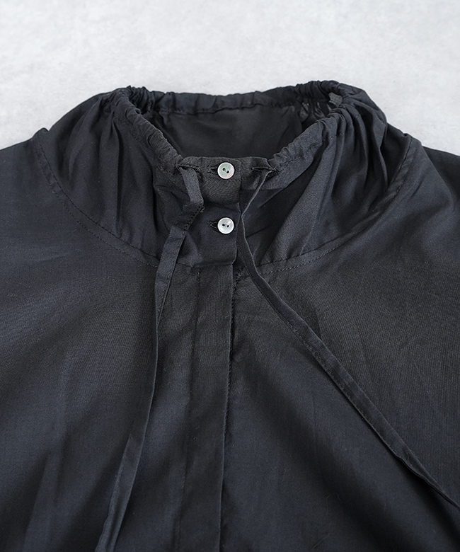 新品タグ付❤︎mizuiroind 黒stripe hooded シャツ 3-230106]mizuiro ind(ミズイロインド) gathered stand collar shirt