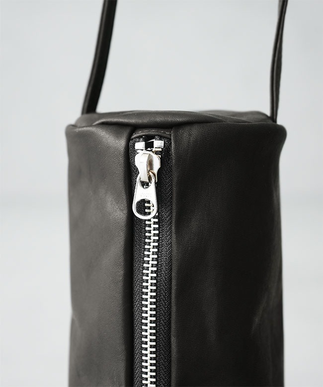 M177]【保存袋付き】MORMYRUS(モルミルス) レザーハンドバッグ 縦筒型