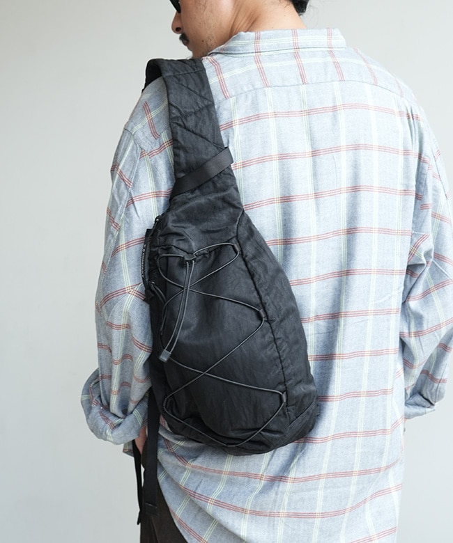 C.P.COMPANY(シー・ピー・カンパニー)Nylon B Lens Crossbody Rucksack