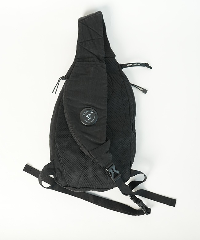C.P. COMPANY レンズ クロスボディバッグ C.P.COMPANY(シー・ピー・カンパニー)Nylon B Lens Crossbody Rucksack
