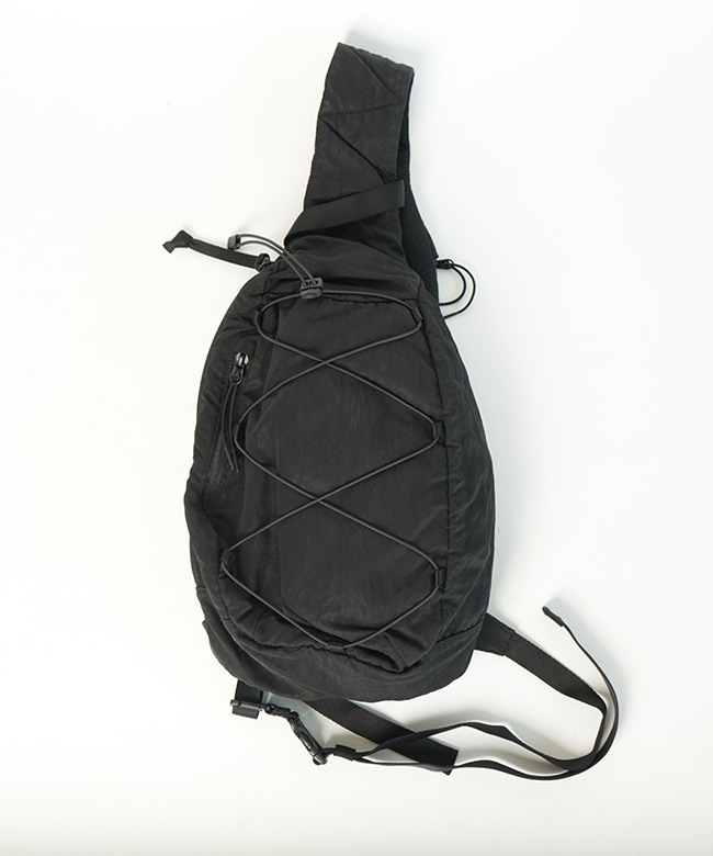 C.P.COMPANY(シー・ピー・カンパニー)Nylon B Lens Crossbody Rucksack
