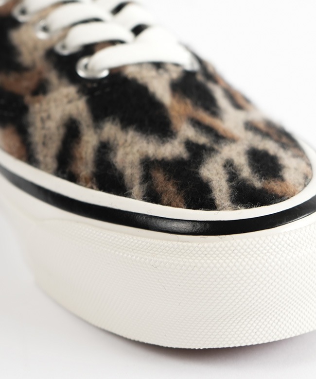 靴 VANS PREMIUM AUTHENTIC 44 VN000EBNYS8 Premium Authentic Shoes in Black| Vans SE