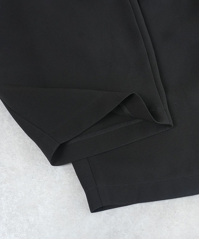 TB21442]tumugu(ツムグ)ソアパールコンパクト テーパードパンツ