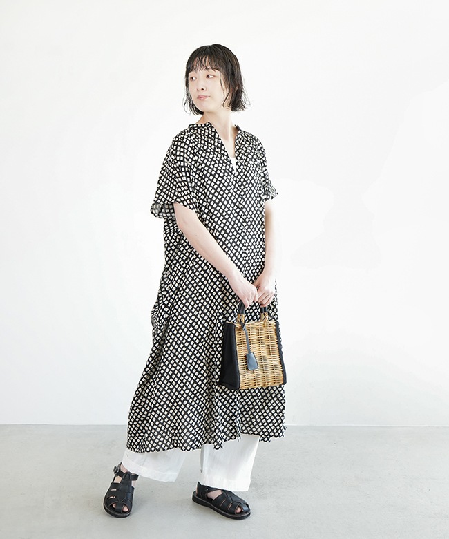 37-0270X]Brocante(ブロカント) インドプリント フロンセワンピース