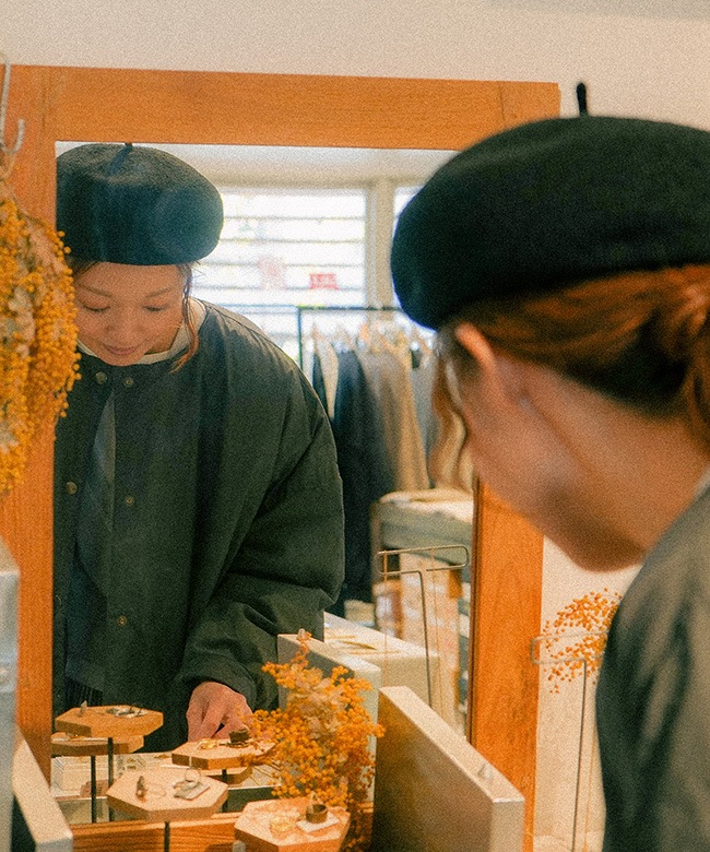 【完売品】ソラモナポッシェ　リバーシブルビッグダウンベスト　薄手 ソラモナポッシェ solamonat poche リバーシブルビッグダウンベスト