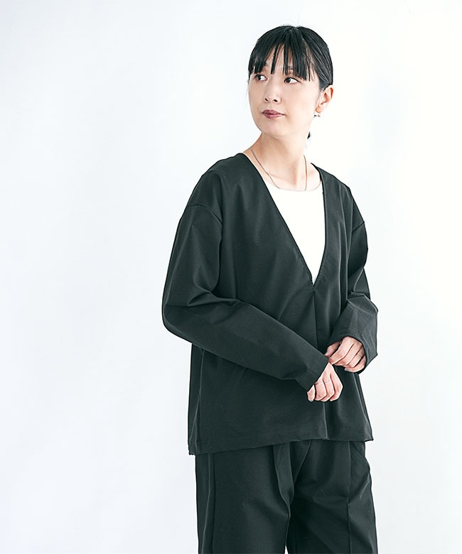 【お値下げ可】MAISON SPECIAL ストレッチスウェードトップス MAISON SPECIAL（メゾンスペシャル）の「ショルダーパッド付き