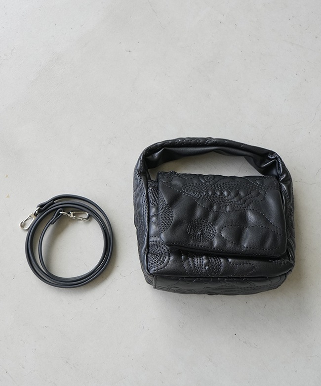 F/CE.(エフシーイー) TECH LEATHER CONTOUR MINI POUCH テック レザー 