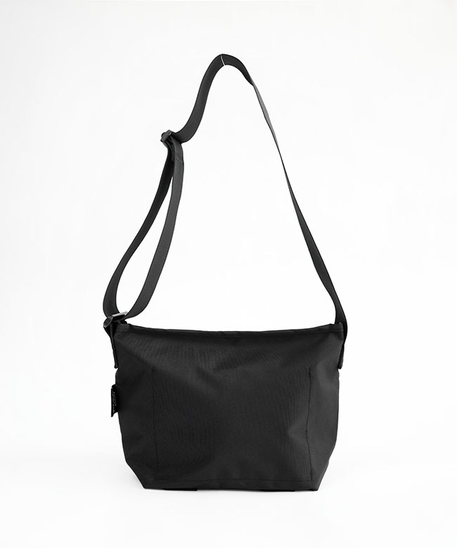 K010-S]KARRI AMIACALVA(カリ アミアカルヴァ) RECYCLED CORDURA