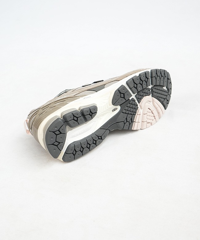 N755-191201-150 ニューバランス New Balance 997H 28.5㎝ スニーカー 未使用 タグ付き 話題騒然コラボ３選！「ニュースなニューバランス」の特別すぎる大人