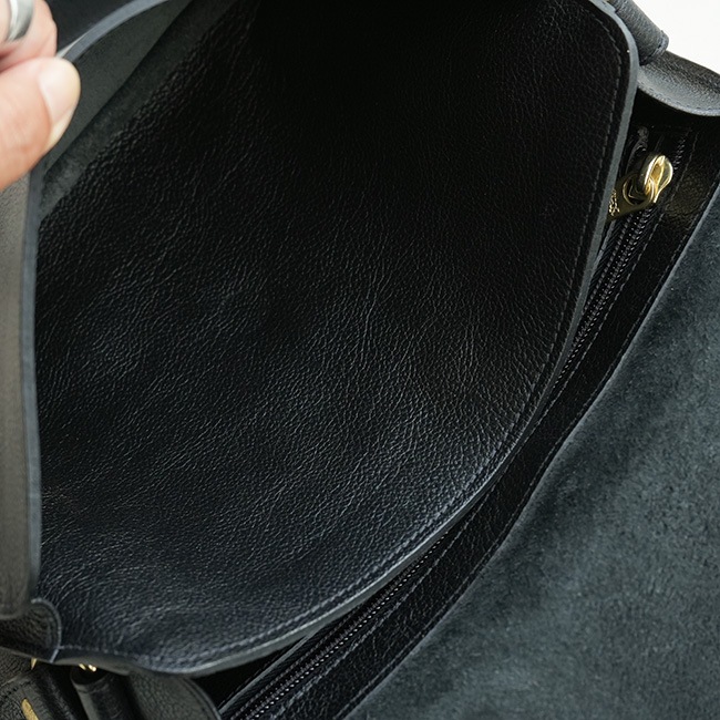 ◇【国内正規販売店】 IL BISONTE(イルビゾンテ) レザーラウンド