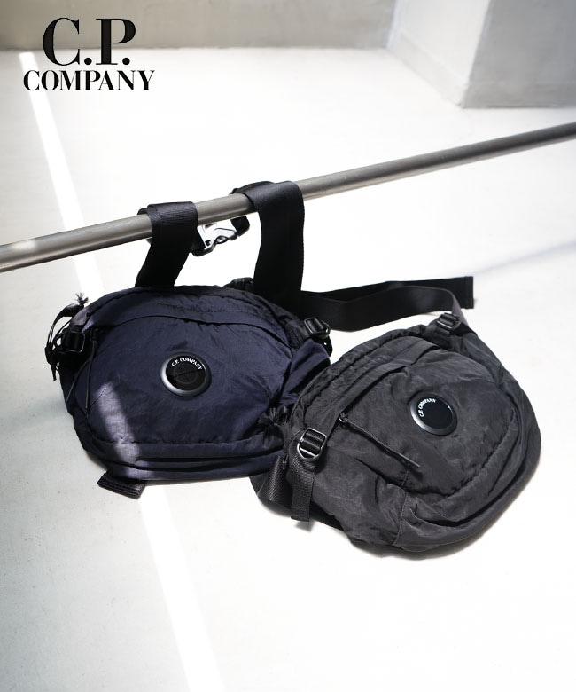 C.P.COMPANY(シー・ピー・カンパニー) Nylon B Lens Crossbody Pack