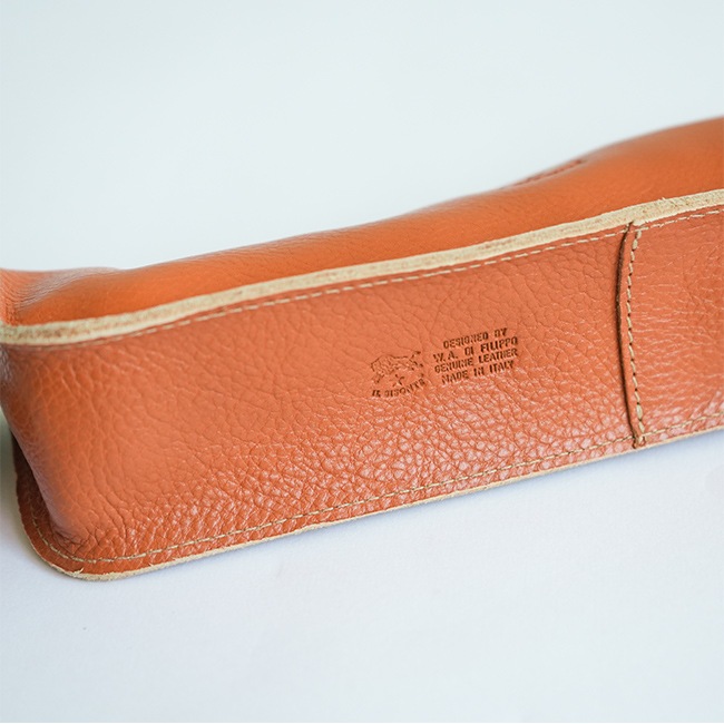 ◇【国内正規販売店】(411466)IL BISONTE(イルビゾンテ) レザー