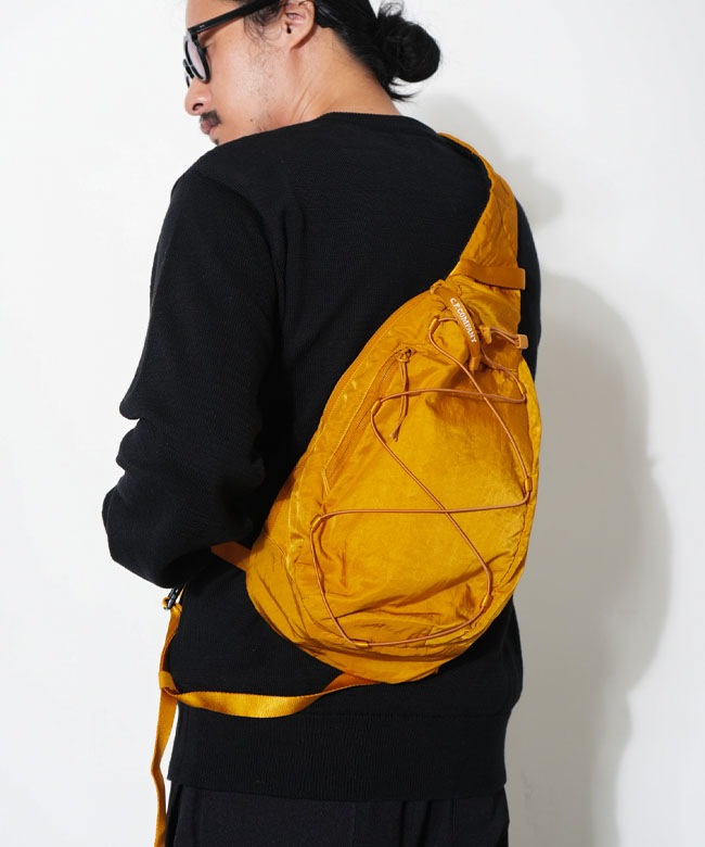 C.P.COMPANY(シー・ピー・カンパニー) Nylon B Lens Crossbody