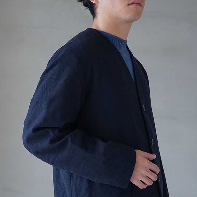 R27400]RINEN(リネン) 2/60ウール綾織 ノーカラージャケット メンズ