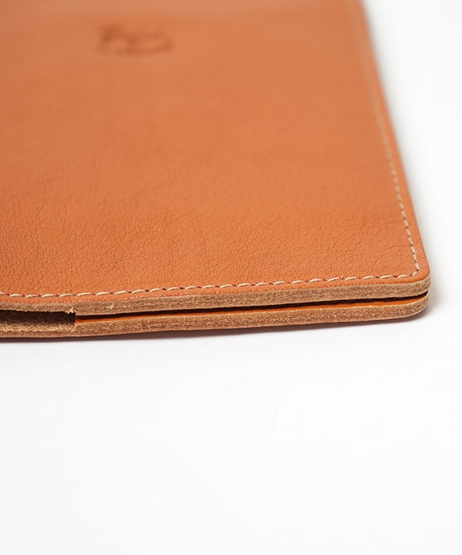 ◇【国内正規販売店】 IL BISONTE(イルビゾンテ) レザーパスポート