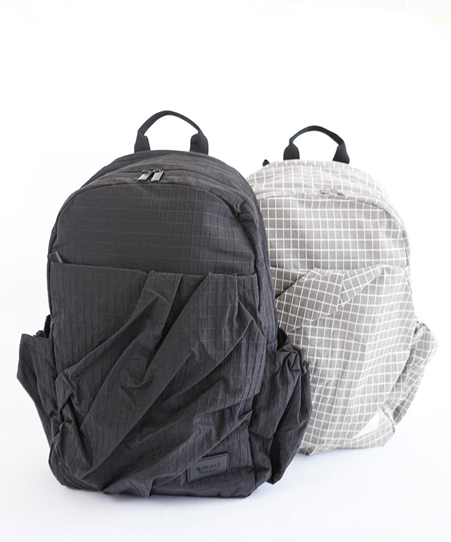 emmi リュック 限定カラー】撥水 emmiロゴマルチバックパック（リュック