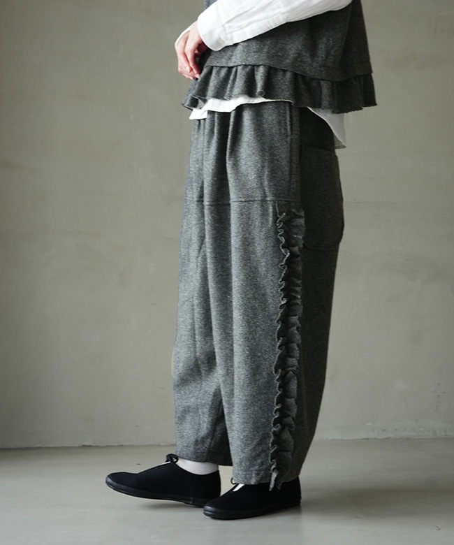 TB25336]tumugu(ツムグ) ウールメランジパンツ フリルワイドパンツ